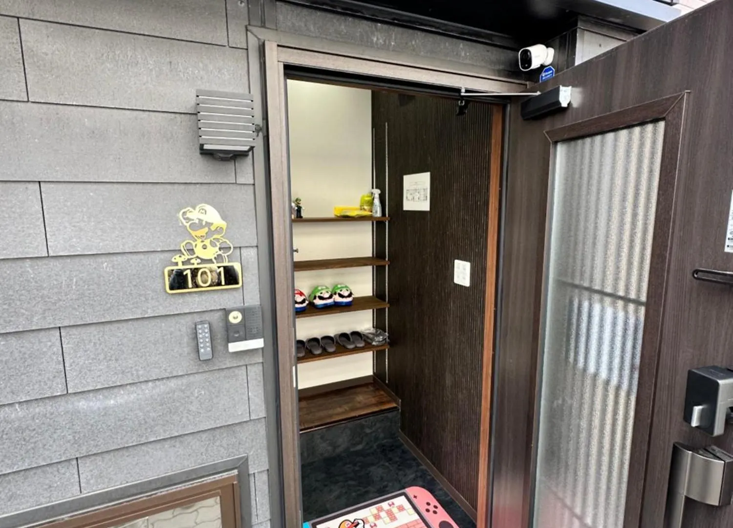 Meeno Home Nishikujo 101 Mushroom Osaka Villa